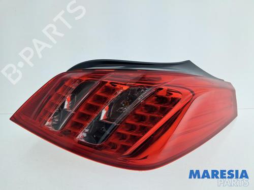 Used Right taillight Right taillight 37875800 37875800