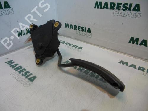 Used Electronic module RENAULT MEGANE II Estate (KM0/1_) 1.9 dCi (KMRG, KM1G, KM0G, KM2C) (120 hp) 31447748