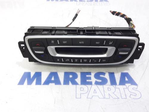 Used Climate control RENAULT MEGANE III Grandtour (KZ0/1) 1.5 dCi (KZ0C, KZ1A) (90 hp) 31476829