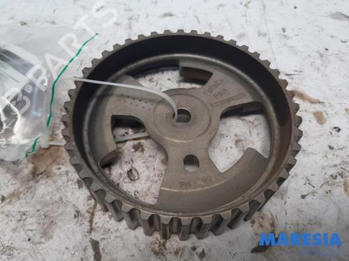 Used Pulley PEUGEOT 5008 (0U_, 0E_) 1.6 HDi (112 hp) 31495399