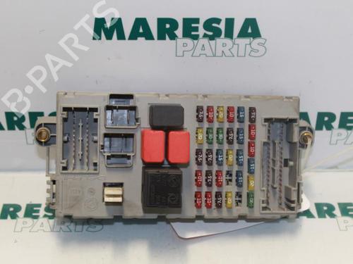 Used Fuse box Fuse box FIAT PUNTO (188_) 1.2 16V 80 (188.233, .235, .253, .255, .333, .353, .639,... (80 hp) 31498267 31498267