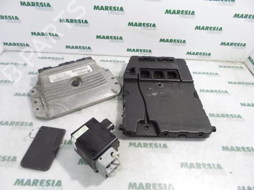 Used Engine control unit (ECU) RENAULT SCÉNIC II (JM0/1_) 2.0 (JM05, JM0U, JM1N, JM1U, JM2V) (135 hp) 31536346