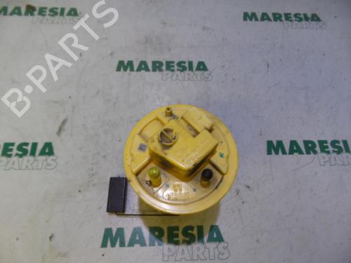 Used Fuel pump FIAT GRANDE PUNTO (199_) 1.3 D Multijet (75 hp) 31384301