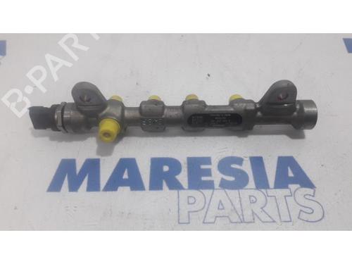Used Injection rail FIAT DOBLO Cargo (263_) 1.6 D Multijet (263WXD1B, 263WXR1B, 263WXX1B, 263ZXD1B,... (105 hp) 31430947