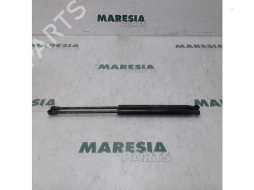 tailgate-lift-support-fiat-grande-punto-199_-2005-31391171 main image