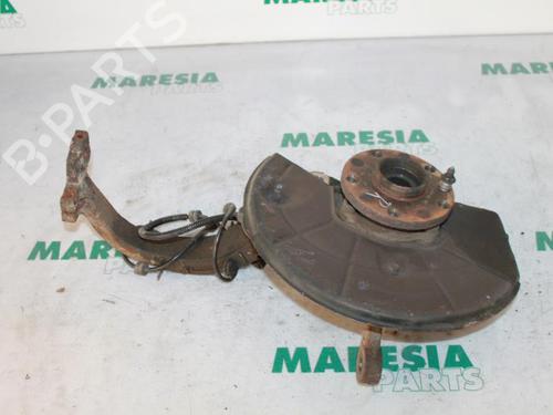 Used Right front steering knuckle LANCIA THESIS (841_) 2.4 (841AXB1B00) (170 hp) 31387720