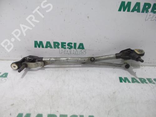 Used Front wipers mechanism RENAULT MEGANE III Grandtour (KZ0/1) 1.5 dCi (KZ0C, KZ1A) (90 hp) 31387204