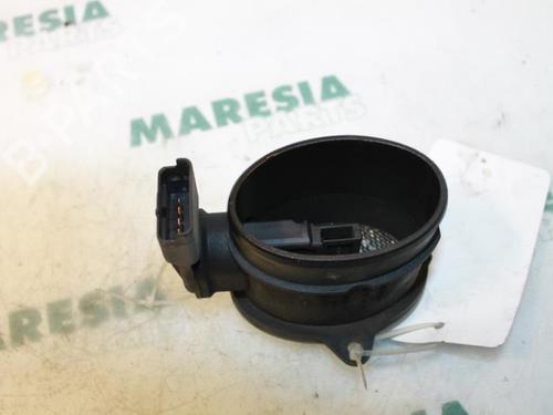 Mass air flow sensor PEUGEOT 307 Break (3E) 1.6 HDi 110 | BP31466021M95 - Image 2