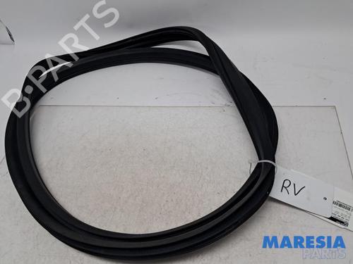 Used Rubber door seal Rubber door seal FIAT 500e (332_) Elektro 3+1 (FA1) (118 hp) 36093272 36093272