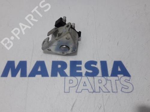 Used Switch RENAULT KADJAR (HA_, HL_) 1.5 dCi 110 (HLA3) (110 hp) 31388936