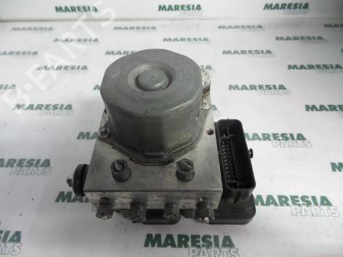 Used ABS pump RENAULT TWINGO III (BCM_, BCA_) 1.0 SCe 70 (71 hp) 31419763