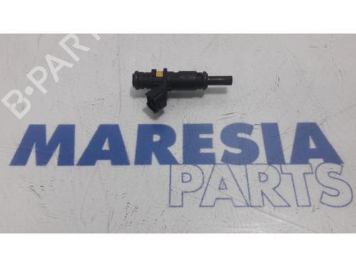 Used Injector PEUGEOT 5008 (0U_, 0E_) 1.6 16V (120 hp) 31393877