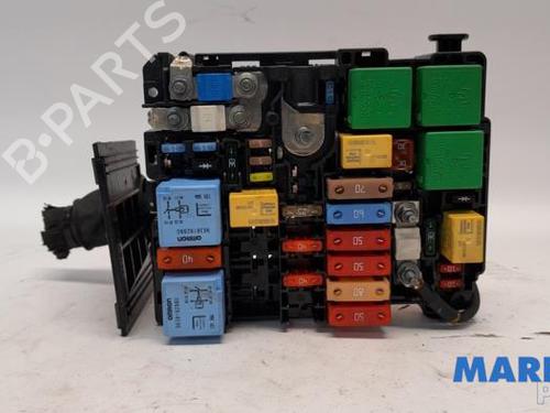 Used Fuse box PEUGEOT 308 SW II (LC_, LJ_, LR_, LX_, L4_) 1.6 BlueHDi 120 (120 hp) 31500493