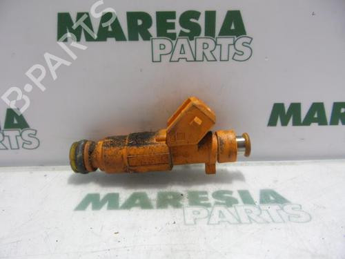 Used Injector ALFA ROMEO 145 (930_) 1.6 i.e. 16V T.S. (930.A2) (120 hp) 31498015