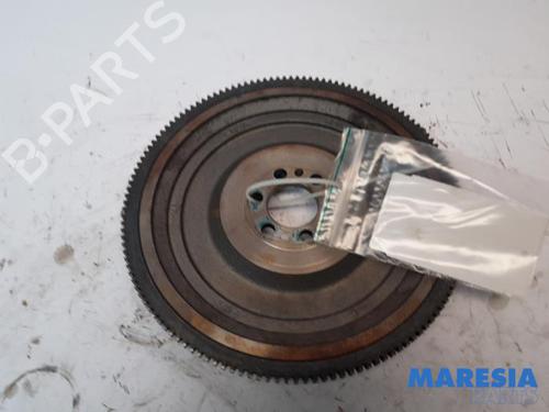 Used Flywheel RENAULT CAPTUR I (J5_, H5_) 0.9 TCe 90 (90 hp) 31452531