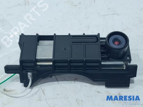 Used Camera RENAULT TWINGO III (BCM_, BCA_) 1.0 SCe 70 (71 hp) 31396165