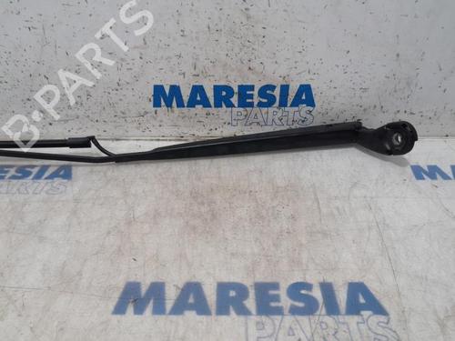 Front windshield wiper arm CITROËN C4 CACTUS 1.2 VTi 82 | BP31387411C143