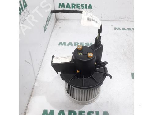 Used Heater blower motor FIAT 500 (312_) 1.2 (312AXA1A) (69 hp) 31452455
