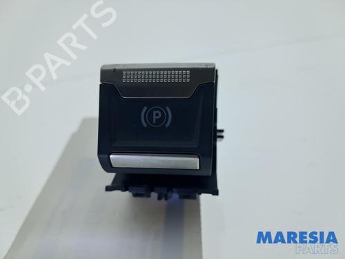 switch-peugeot-3008-ii-suv-mc_-mr_-mj_-m4_-2016-32485094 main image