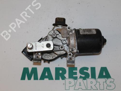 Used Front wiper motor RENAULT MEGANE III Grandtour (KZ0/1) 1.5 dCi (KZ0C, KZ1A) (90 hp) 31526683
