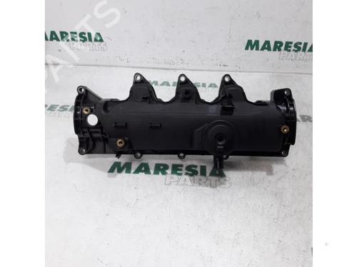 Used Valve cover Valve cover RENAULT MEGANE III Grandtour (KZ0/1) 1.5 dCi (KZ0C, KZ1A) (90 hp) 31399744 31399744