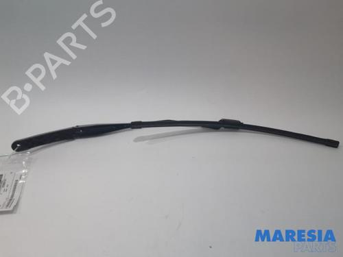 front-windshield-wiper-arm-alfa-romeo-giulietta-940_-2010-2011-2012-2013-2014-2015-2016-2017-2018-2019-2020-31430351 main image