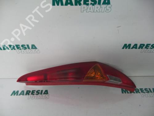 right-taillight-fiat-punto-188_-1999-2000-2001-2002-2003-2004-2005-2006-2007-2008-2009-2010-2011-2012-31455676 main image