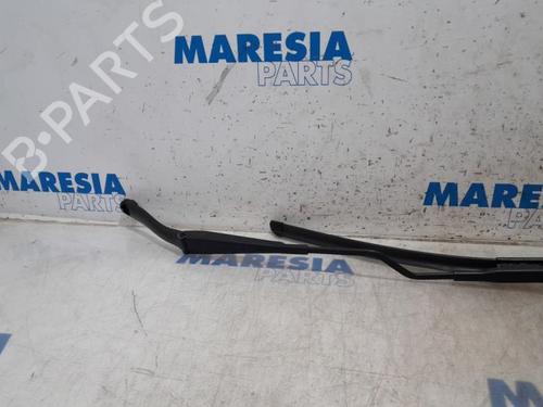 Front windshield wiper arm FIAT PUNTO (199_) 0.9 | BP31411187C143