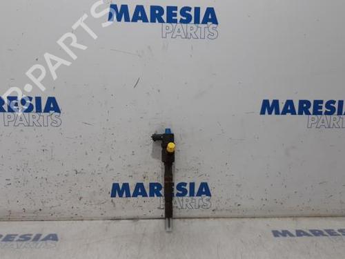 Used Injector FIAT FIORINO Box Body/MPV (225_) 1.3 D Multijet (225BXD1A, 225BXB1A, 225BXB11) (75 hp) 31465613