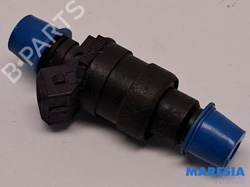 Used Injector RENAULT SAFRANE II (B54_) 2.0 16V (B54L) (136 hp) 31496439