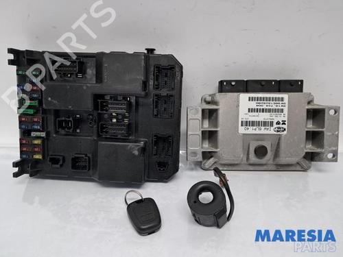 Used Engine control unit (ECU) PEUGEOT 307 CC (3B) 2.0 16V (136 hp) 31402459