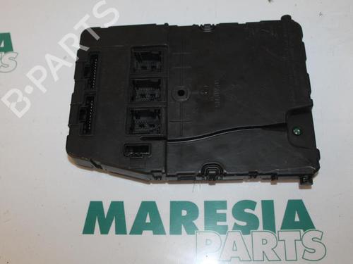 Used Fuse box Fuse box RENAULT SCÉNIC II (JM0/1_) 1.5 dCi (JM1F) (86 hp) 31513480 31513480