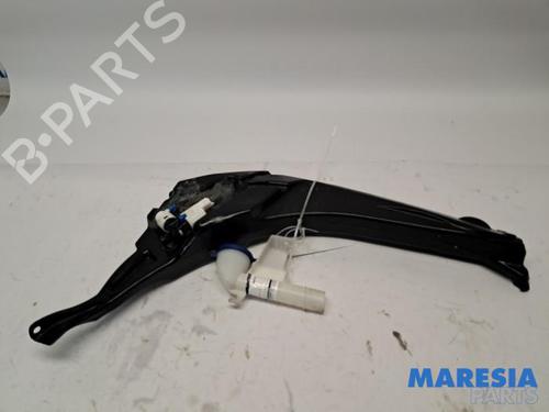 Used Windscreen washer tank PEUGEOT 308 SW II (LC_, LJ_, LR_, LX_, L4_) 1.2 THP 110 (110 hp) 31399032