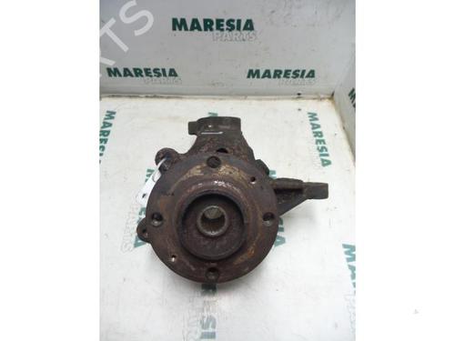 Venstre Styrespindel lagerhus PEUGEOT 206 Hatchback (2A/C) 1.4 i (75 hp) 31417161