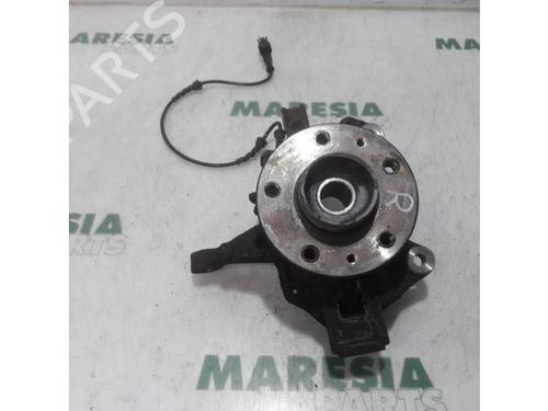 Used Right front steering knuckle RENAULT SCÉNIC III (JZ0/1_) 2.0 16V (JZ0G, JZ0P, JZ1E, JZ1P) (140 hp) 31420987