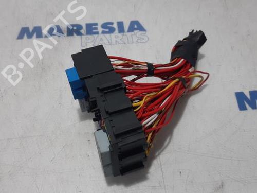 Used Fuse box RENAULT CLIO IV (BH_) 0.9 TCe 90 (BHNF, BHMA, BHMH, BHJK, BHJR) (90 hp) 31482780