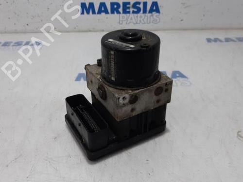 Used ABS pump RENAULT ESPACE IV (JK0/1_) 2.2 dCi (JK0H) (150 hp) 31411233