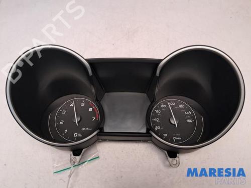 Used Instrument cluster ALFA ROMEO GIULIA (952_) 2.0 (952ACA25) (280 hp) 31445227
