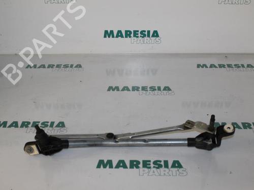 Used Front wipers mechanism RENAULT MEGANE III Grandtour (KZ0/1) 1.5 dCi (KZ09, KZ0D, KZ1G, KZ29, KZ14, KZ1W, KZ10, KZ1F,... (110 hp) 31524820