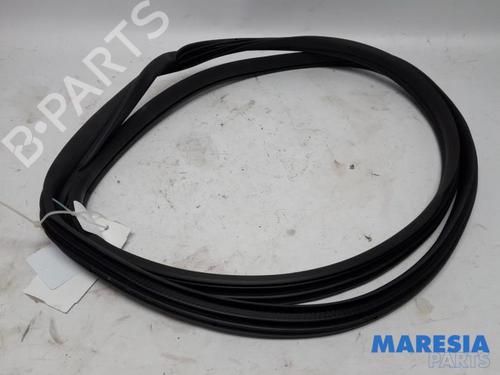 Used Rubber door seal OPEL KARL (C16) 1.0 (73 hp) 31475226
