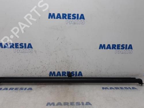 Used Rear parcel shelf PEUGEOT 307 CC (3B) 2.0 16V (177 hp) 31408695