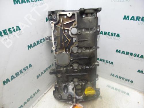 Used Valve cover RENAULT LAGUNA II Grandtour (KG0/1_) 1.8 16V (KG0B, KG0M) (120 hp) 31402075