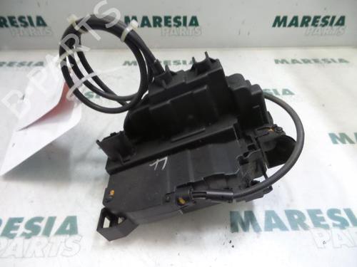 electronic-module-renault-clio-iii-br01-cr01-2005-2006-2007-2008-2009-2010-2011-2012-2013-2014-31472516 main image