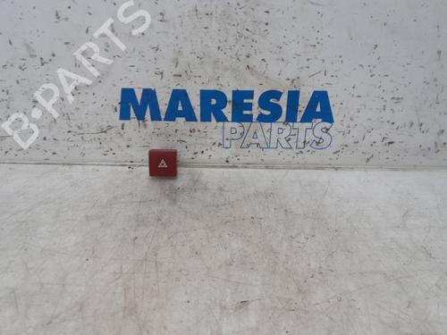 Used Warning switch PEUGEOT PARTNER Box Body/MPV 1.6 HDi (75 hp) 31438567