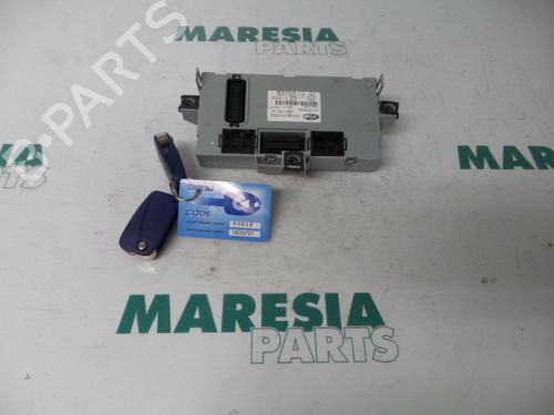 Used Fuse box Fuse box FIAT STILO (192_) 1.6 16V (192_XB1A) (103 hp) 31439122 31439122