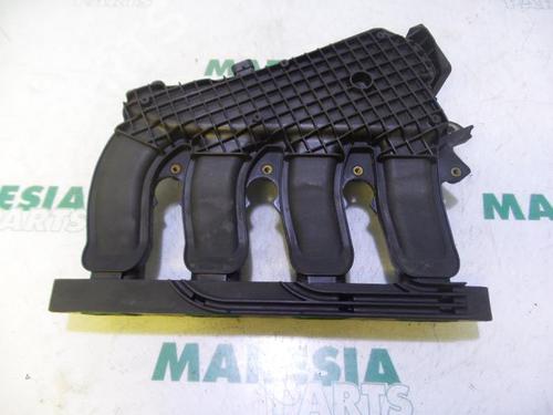 Used Injection rail FIAT STILO (192_) 1.6 16V (192_XB1A) (103 hp) 31419636