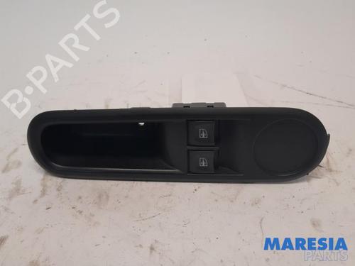 Used Switch RENAULT TWINGO III (BCM_, BCA_) 1.0 SCe 70 (71 hp) 31528159