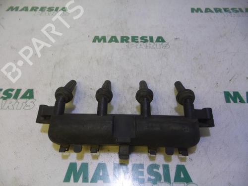 Used Ignition coil PEUGEOT 206 Hatchback (2A/C) 1.1 i (60 hp) 31426380