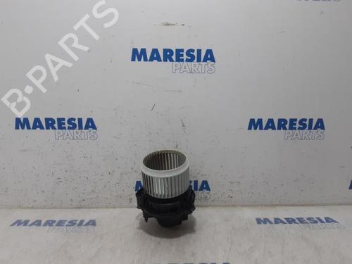 Used Heater blower motor RENAULT CLIO V (B7_) 1.0 TCe 100 (B7MT) (101 hp) 31437823
