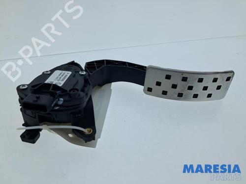 Used Pedal Pedal RENAULT CAPTUR I (J5_, H5_) 1.3 TCe 150 (J5NK, J5JS) (150 hp) 40093066 40093066